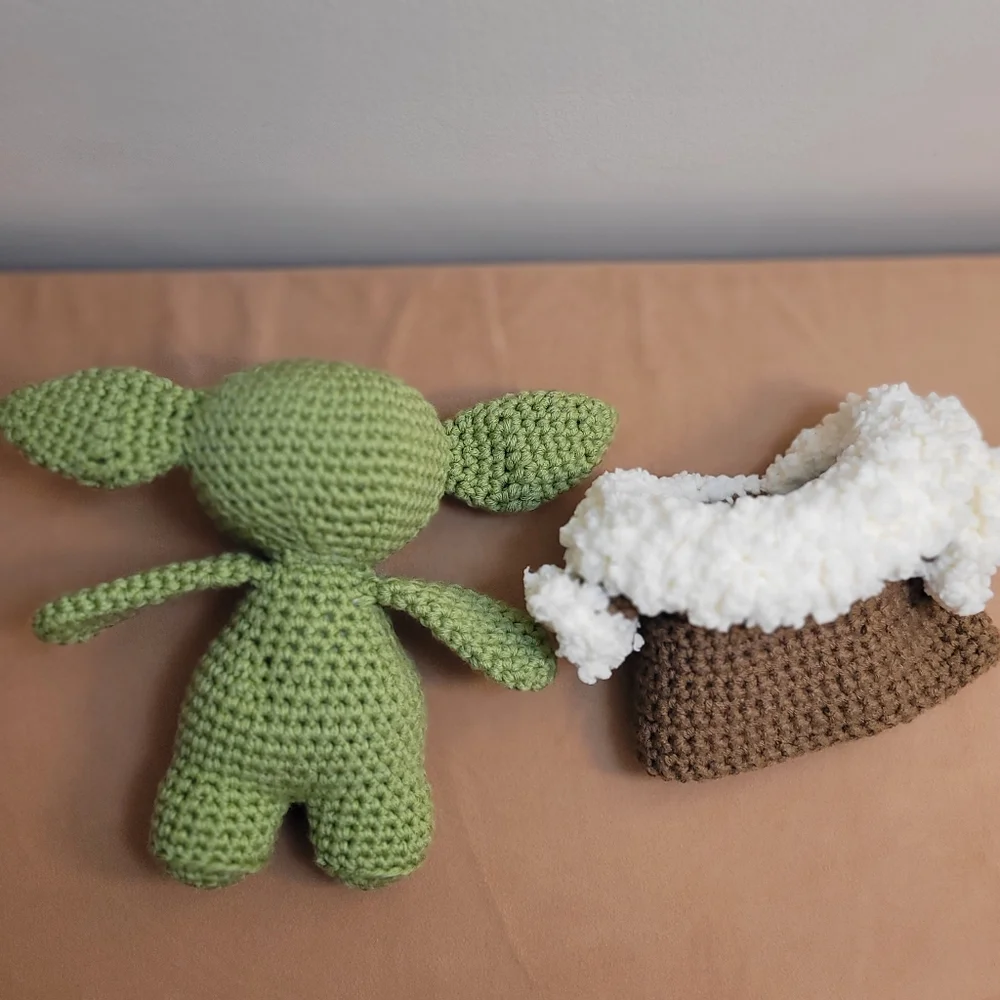 Amigurumi Baby Yoda Plushie 10" Handmade Crochet Animal Plush Grogu Alien Child - Picture 11 of 12